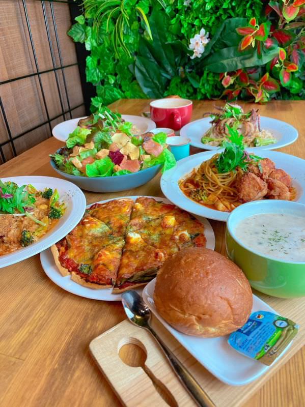 森林小徑精誠店享受美食